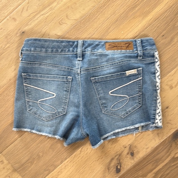 Seven7 Women’s Blue Denim Shorts with lace detail - Picture 4 of 5